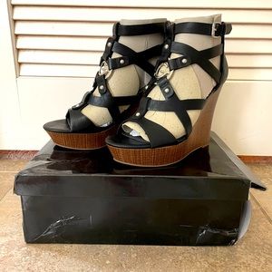 New with Box Guess Dodge Gladiator style wedges